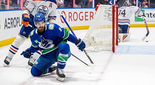 Canucks erase 3-goal deficit to shock Oilers in game 1