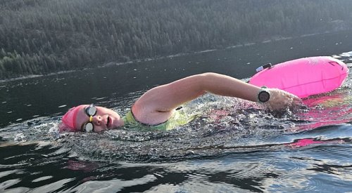 Teenager’s attempt to swim length of Okanagan Lake paused for hospital visit